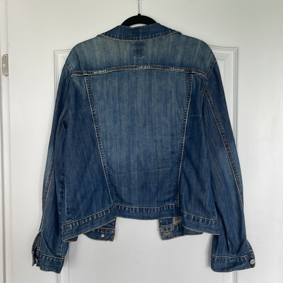 GAP distressed Denim Jacket XL - Picture 4 of 4
